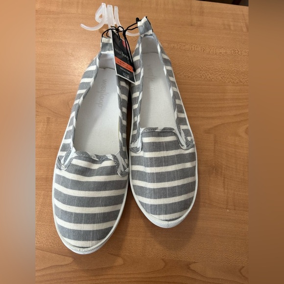 New west loop shoes woman’s size small 5/6 - Picture 1 of 4